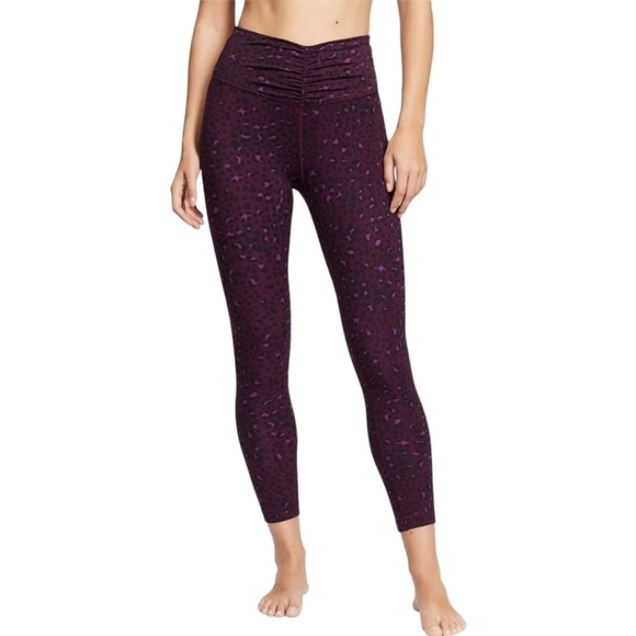 VICTORIA'S SECRET Love Cloud Ruched Legging Size M - Picture 1 of 6